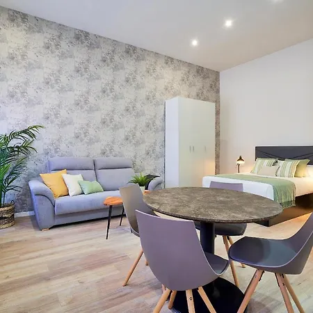 Del Parque Flats Estudio Capuchinos Apartment